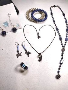 lot 243 image: Jewerly Blue and silver tone jewelry