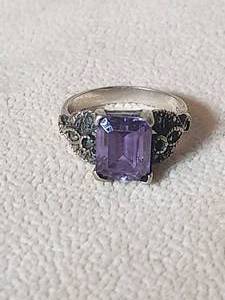 lot 59 image: Vintage sterling silver ring with Emarald cut amethyst - 925