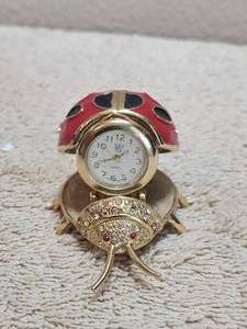lot 68 image: Vintage miniature Ladybug table - desk clock