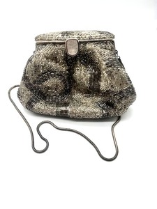 lot 10 image: Vintage Bag with Clasp