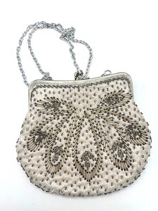lot 12 image: Vintage Beaded Purse