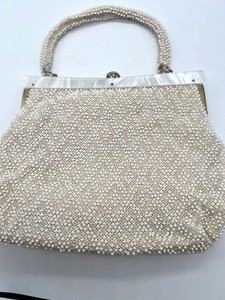 lot 15 image: Vintage Beaded Purse