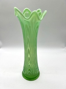 lot 27 image: Vintage Opalescent Green Swung Vase