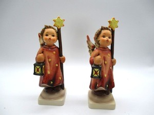 lot 61 image: Goebel Hummel Figurines - 343 - TMK-7 Mark