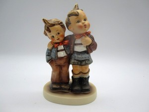 lot 72 image: Goebel Hummel Figurine -Max and Moritz 1939, TMK6