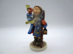 lot 71 image: Goebel Hummel Figurine -Hear Ye, TMK6