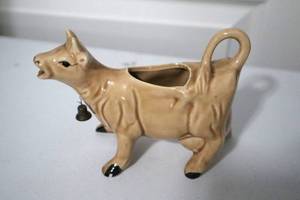lot 109 image: Vintage Cow Creamer with Bell