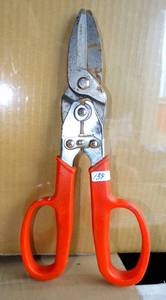 lot 139 image: LARGE 12 METAL SNIPS
