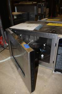 lot 69 image: Viking microwave model VMOC506SS (needs repair)