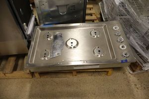 lot 99 image: Fisher & Paykel range