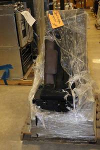 lot 119 image: Massage chair (needs parts)