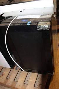 lot 14 image: U-line 18 ice maker, model U-3018CLRINT-40B - 16x110.5x 29