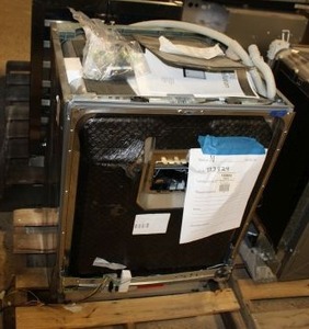 lot 53 image: Viking 24 dishwasher, model VDWU524SS