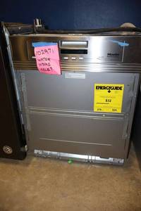 lot 195 image: Miele dishwasher, model PG8080i120V