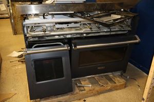 lot 200 image: Viking range, model VGR5486GCSLP03 as shown with Misc. parts