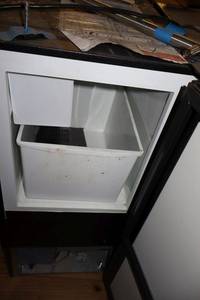 lot 228 image: Marvel 15 crescent ice maker model ML15CRP1XP