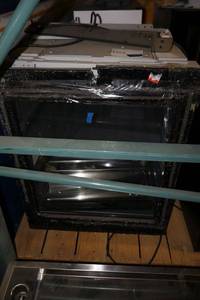 lot 19 image: KWT 6322 LG built under wine storage unit, model 10028620 - 2x111x28.5