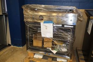 lot 23 image: Bertazzoni oven model HERT366DFSNET - 3W x 2D x 28H