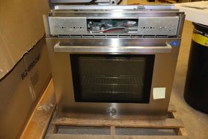 lot 28 image: Bertazzoni oven, model PROFS30XT