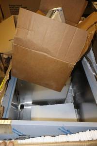 lot 30 image: Blaze 4 burner Professional grill BGRL model BLZ4PROCART (still in box)