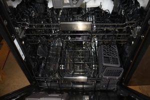 lot 174 image: Jenn Air dishwasher, model JDPSS245LX