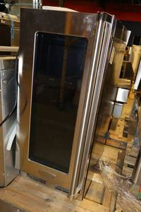 lot 179 image: Marvel ice maker, model MP15CPG3LS