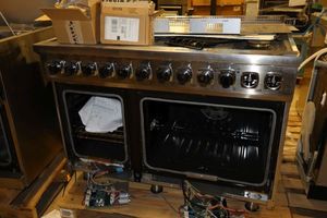 lot 183 image: oven and Misc. parts
