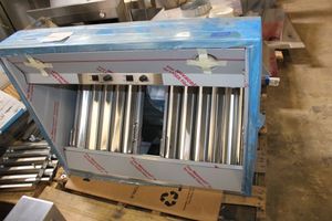 lot 289 image: 36 Viking outdoor wall hood, model VWHO3678SS