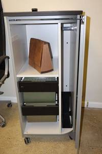 lot 326 image: Rolling storage cabinet (needs wheel)