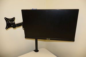 lot 341 image: Dual monitor stand with one monitor