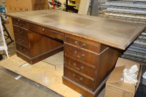 lot 347 image: LARGE executive office desk - 610 x 44 x 31h