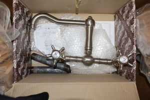 lot 354 image: Plumbing parts