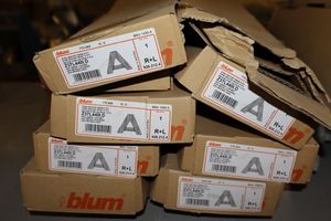 lot 355 image: Blum parts