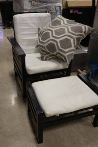 lot 120 image: Outdoor patio chair and ottoman