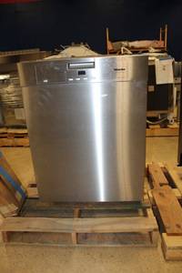lot 135 image: Miele 24 dishwasher, model G4225SC