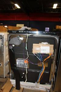 lot 132 image: 26 Kitchen Aid dishwasher, model KDTE304LPA