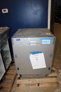 lot 204 image: 24 Viking dishwasher, model FDWU324