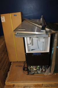 lot 207 image: 15 U-line ice maker, model U-CLR1215S-40B
