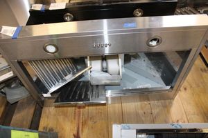 lot 291 image: Windster range hood, model RA-60TB36SS
