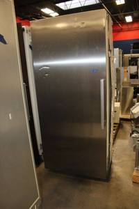 lot 252 image: Miele refrigerator, model K 1903 SF