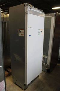 lot 254 image: Fisher & Paykel refrigerator, model RS3084FLJ1