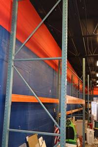 lot 271 image: Industrial pallet shelving - 5 sections - 42D x 511H x 124W each section