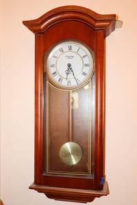 lot 101 image: Strausbourg Manor wall clock