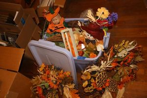 lot 89 image: Fall decorations and wreathes