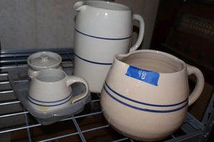lot 48 image: Marshall pottery - pitchers, cream and sugar bowls