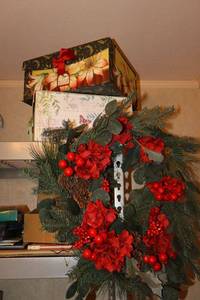 lot 39 image: Christmas decorations and books
