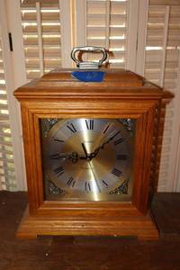 lot 67 image: Linden Westminster mantle clock, chimes on the hour
