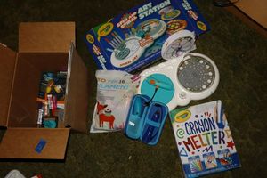 lot 117 image: Kids art crafts and vanity chair