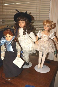 lot 131 image: Dolls Tatiana, Anne of Green Gables and more