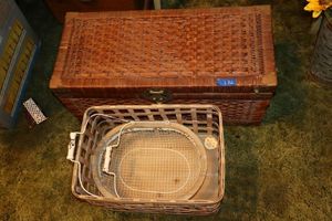 lot 132 image: Basket weave storage chest, and baskets